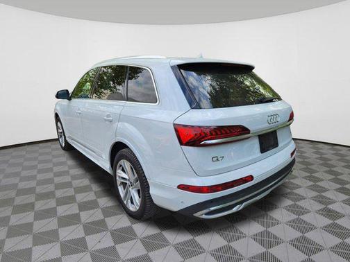2021 Audi Q7 55 Premium Plus