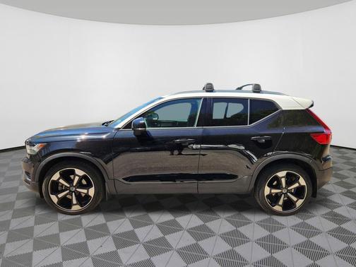 Black Stone 2019 Volvo XC40 T5 Momentum