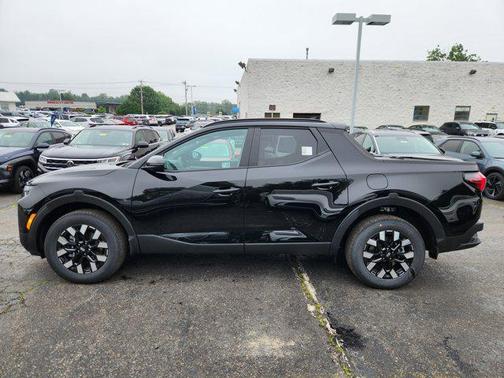 2025 Hyundai SANTA CRUZ SEL Activity
