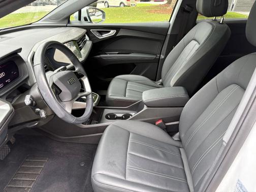 2024 Audi Q4 e-tron Premium Plus 40 RWD