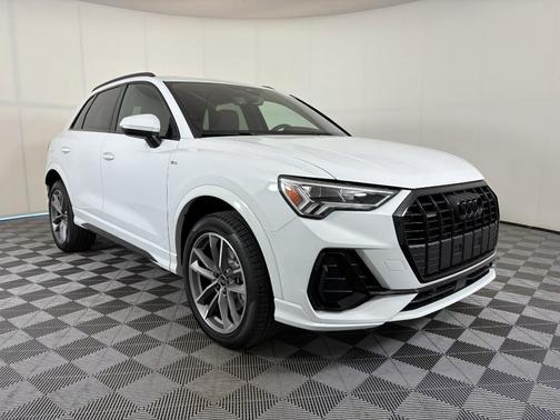 2025 Audi Q3 Premium 45 TFSI S line quattro Tiptronic