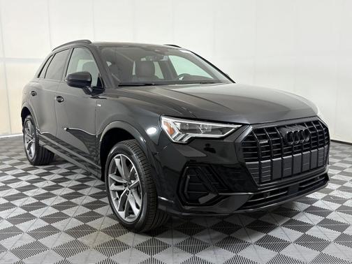 2025 Audi Q3 Premium 45 TFSI S line quattro Tiptronic