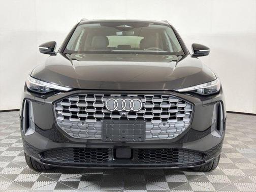 Mythos Black Metallic 2025 Audi Q5 Premium TFSI quattro S tronic