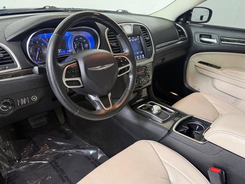 Granite Crystal Metallic Clearcoat 2019 Chrysler 300 Limited