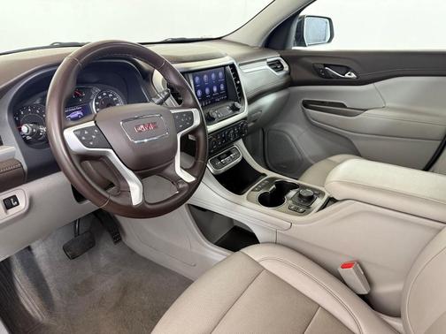 2023 GMC Acadia AWD SLT