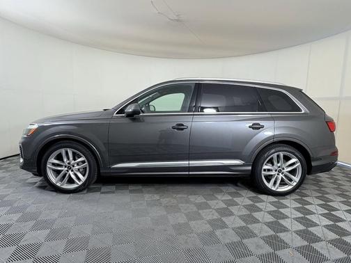 2025 Audi Q7 55 Premium Plus