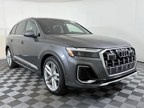2025 Audi Q7 55 Premium Plus