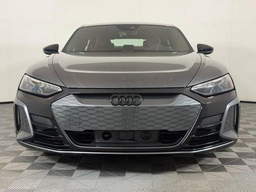 Daytona Gray Pearl Effect 2024 Audi RS e-tron GT quattro