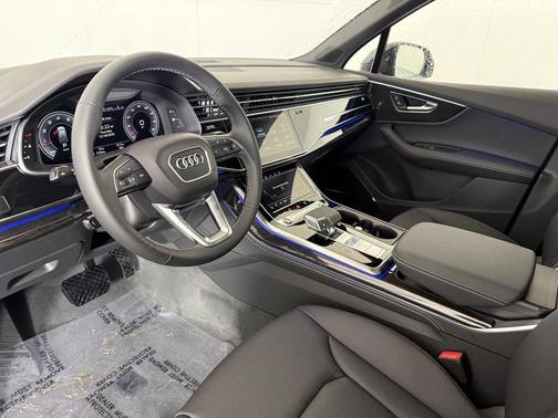 Waitomo Blue Metallic 2026 Audi Q7 55 Premium Plus