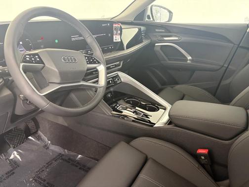 2025 Audi Q5 Premium Plus TFSI quattro S tronic
