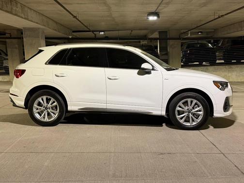 Ibis White 2023 Audi Q3 Premium 45 TFSI S line quattro Tiptronic