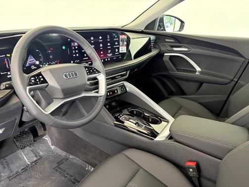 2025 Audi Q5 Premium Plus TFSI quattro S tronic