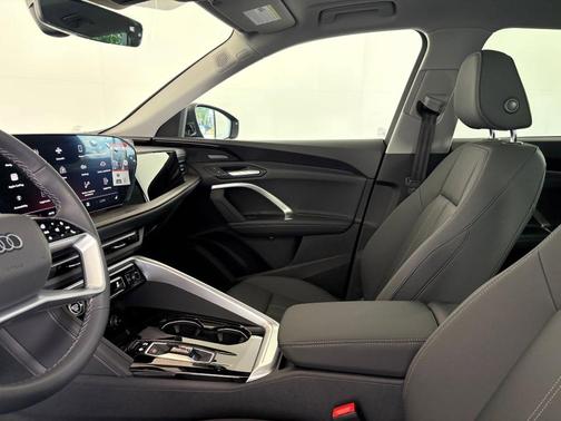 2025 Audi Q5 Premium Plus TFSI quattro S tronic