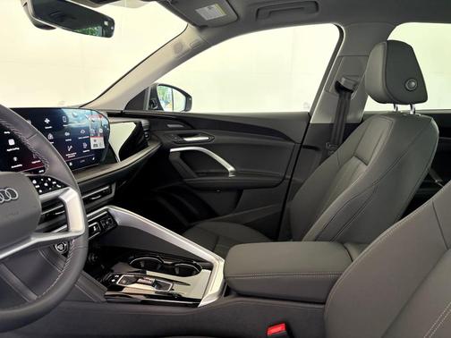 2025 Audi Q5 Premium Plus