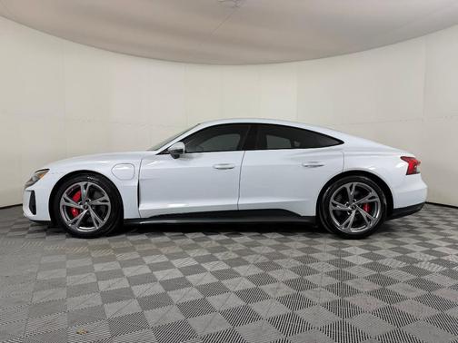 2023 Audi e-tron GT Premium Plus quattro