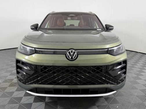 2025 Volkswagen Tiguan 2.0T SEL R-Line 4MOTION