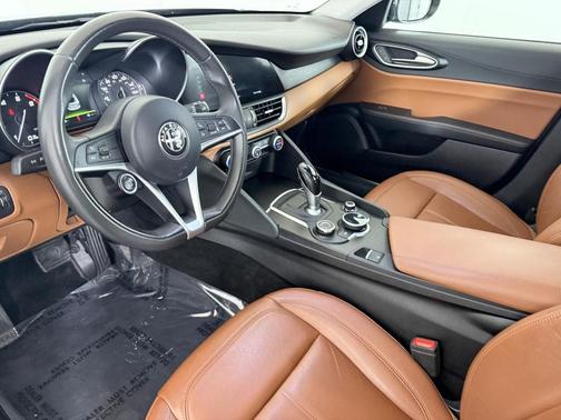 2017 Alfa Romeo Giulia Base