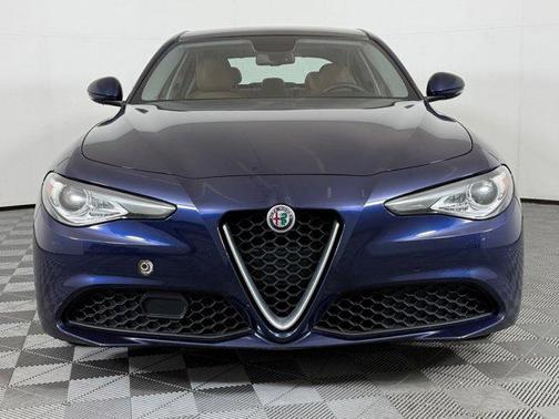 2017 Alfa Romeo Giulia Base