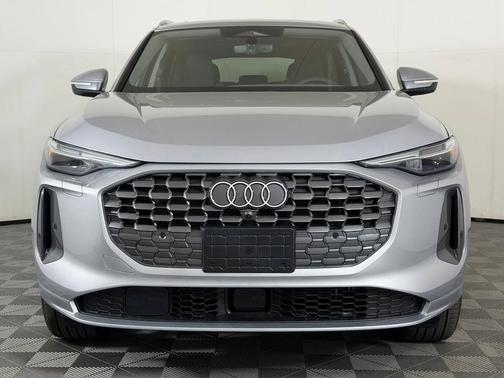 Florett Silver Metallic 2026 Audi Q5 Premium Plus TFSI quattro S tronic