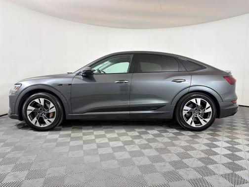 Daytona Gray Pearl Effect 2022 Audi e-tron Sportback S line Premium