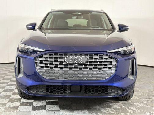 Navarra Blue Metallic 2025 Audi Q5 Premium TFSI quattro S tronic