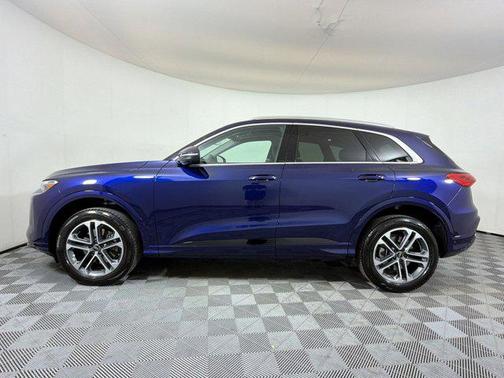Navarra Blue Metallic 2025 Audi Q5 Premium TFSI quattro S tronic