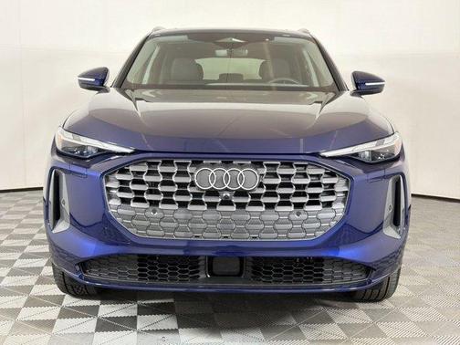 Navarra Blue Metallic 2025 Audi Q5 Premium TFSI quattro S tronic