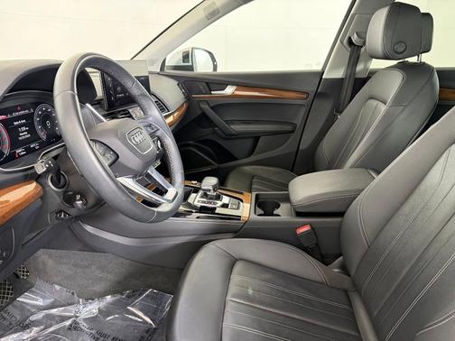 2023 Audi Q5 40 Premium Plus