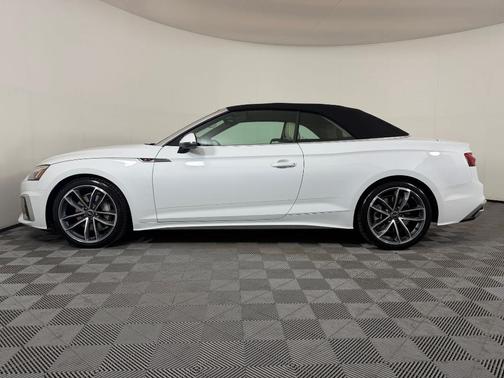 Glacier White Metallic/Black Roof 2023 Audi A5 45 S line Premium Plus