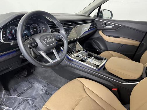 2025 Audi Q7 55 Premium Plus