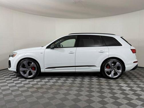 Glacier White Metallic 2026 Audi Q7 55 Prestige