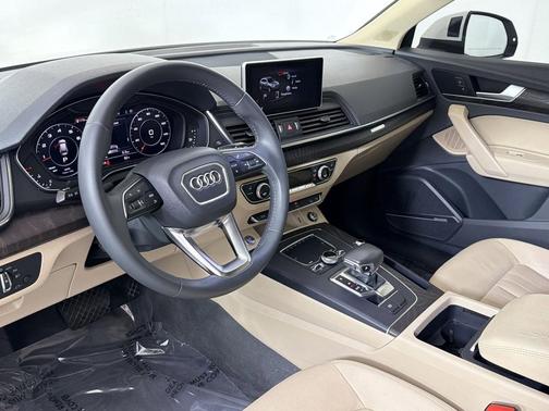 Ibis White 2018 Audi Q5 2.0T Tech Premium