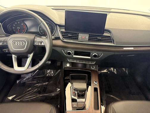 2024 Audi Q5 40 Premium
