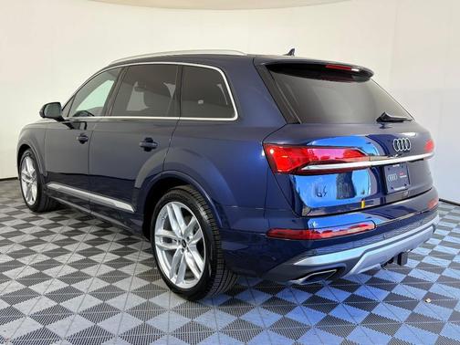 2025 Audi Q7 55 Premium Plus