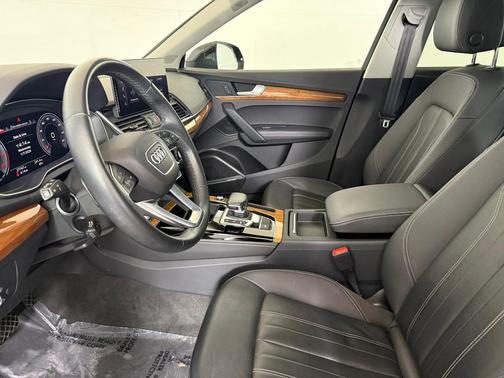 2022 Audi Q5 45 S line Premium Plus