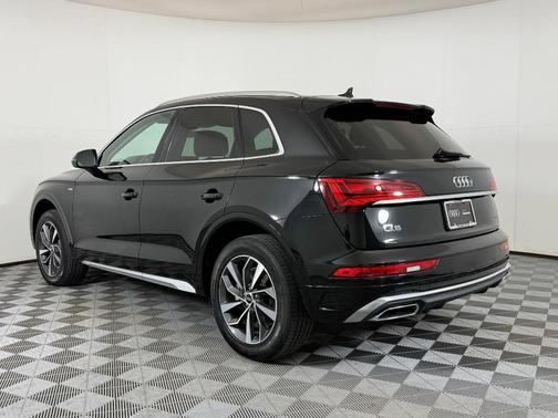 2022 Audi Q5 45 S line Premium Plus