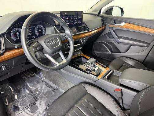 2022 Audi Q5 45 S line Premium Plus
