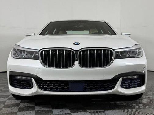 2017 BMW 740 740i
