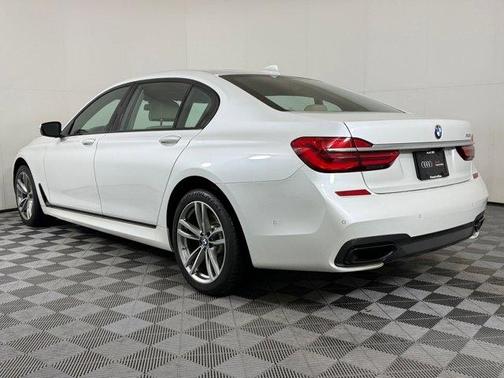 2017 BMW 740 740i