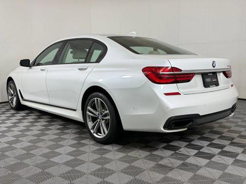 2017 BMW 740 740i
