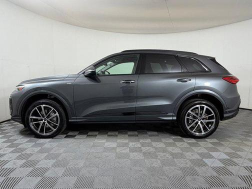 Daytona Gray Metallic 2026 Audi Q5 Premium Plus TFSI quattro S tronic