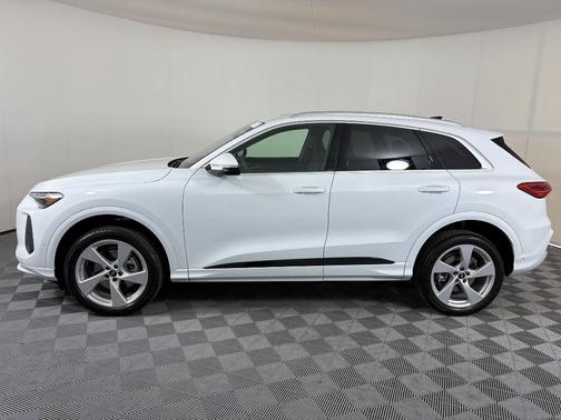 2025 Audi Q5 Premium Plus TFSI quattro S tronic