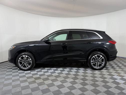 2025 Audi Q5 Premium TFSI quattro S tronic