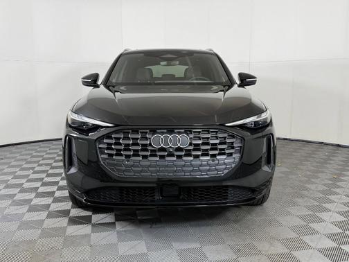 2025 Audi Q5 Premium TFSI quattro S tronic