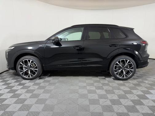 Mythos Black Metallic 2026 Audi Q3 TFSI quattro S tronic