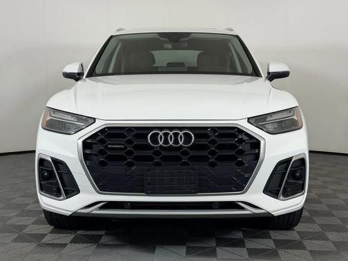Ibis White 2022 Audi Q5 45 S line Premium