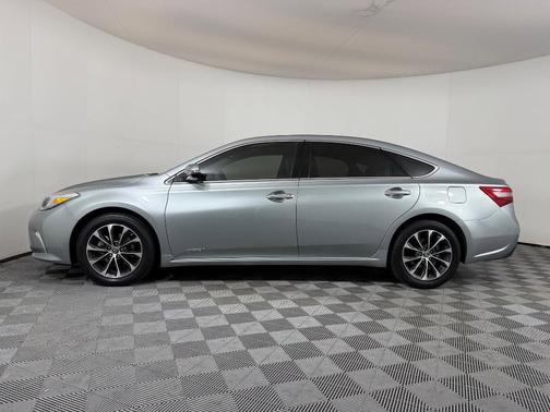 2016 Toyota Avalon Hybrid XLE Premium