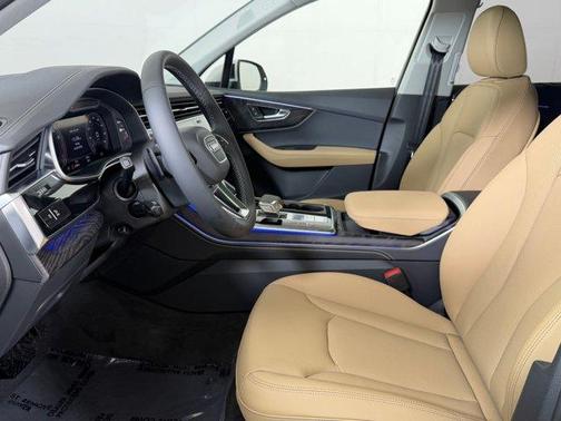 Glacier White Metallic 2026 Audi Q7 55 Premium Plus