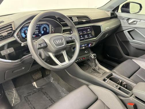 Mythos Black Metallic 2024 Audi Q3 Premium 45 TFSI S line quattro Tiptronic