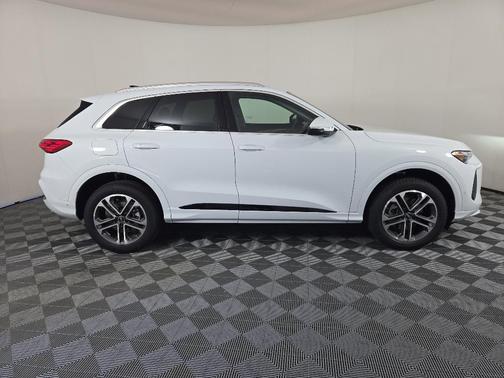 2025 Audi Q5 Premium
